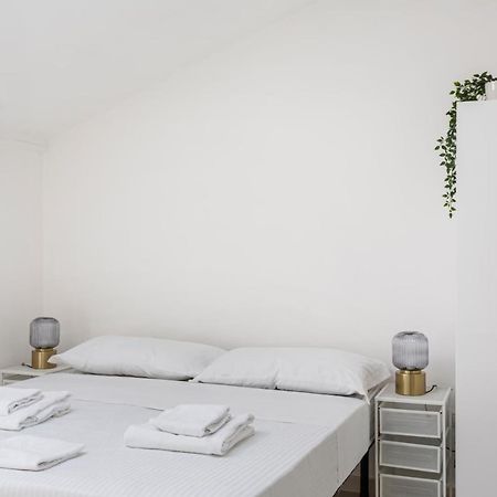 Appartement Studio Apt - Duomo 6 à Milan Extérieur photo